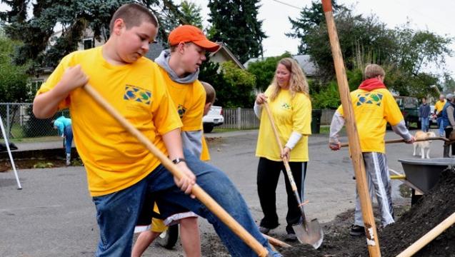 Mormons serving their community